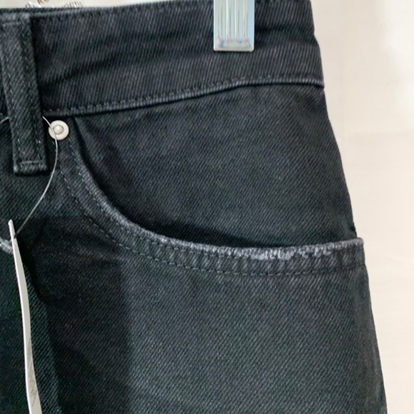 ASOS DESIGN Mens NWT slim denim shorts in black with raw hem 28” Waist - Picture 8 of 10